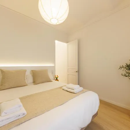 Bravissimo Calderers La Serp, View Over Onyar River