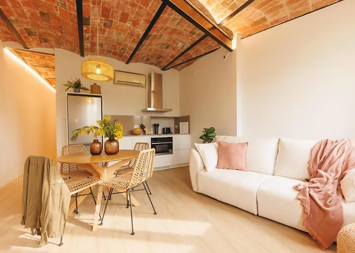 Bravissimo Calderers La Serp, View Over Onyar River *