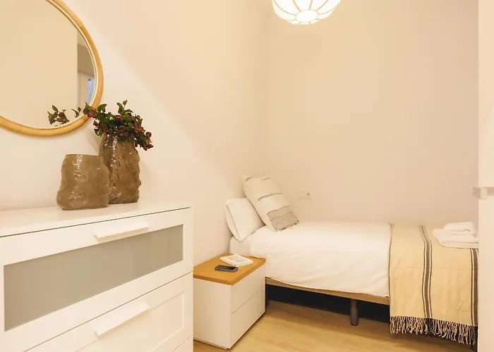 Bravissimo Calderers La Serp, View Over Onyar River *