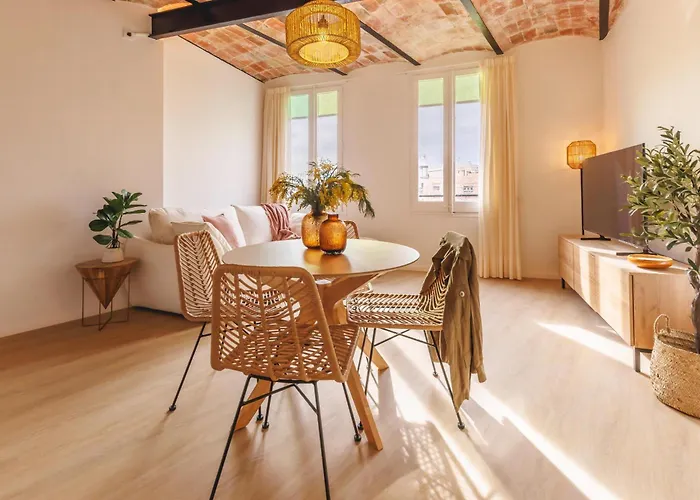 Bravissimo Calderers La Serp, View Over Onyar River