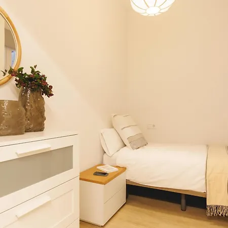 Bravissimo Calderers La Serp, View Over Onyar River *