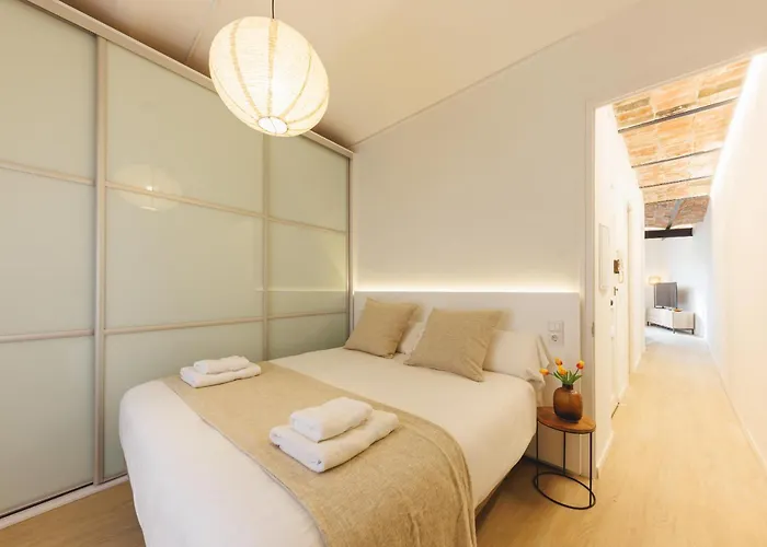 Bravissimo Calderers La Serp, View Over Onyar River